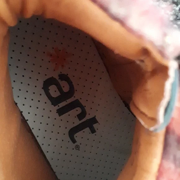 NWT Girl Art Boots - Picture 4 of 4